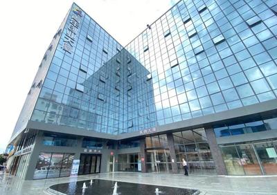 樟木头青年创业大厦 昔日批发城华丽转身，筑就电商“梦工厂”